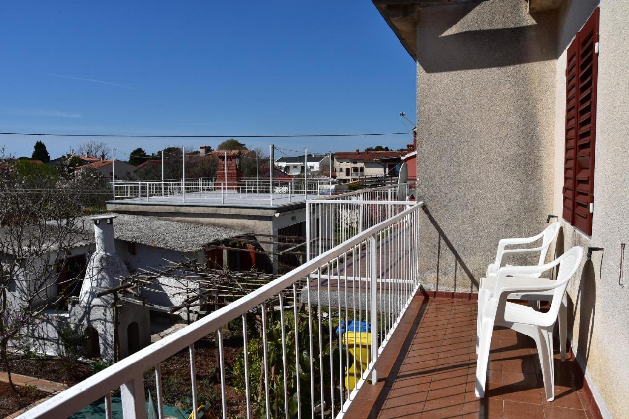 Apartman Miki Fažana Exteriör bild